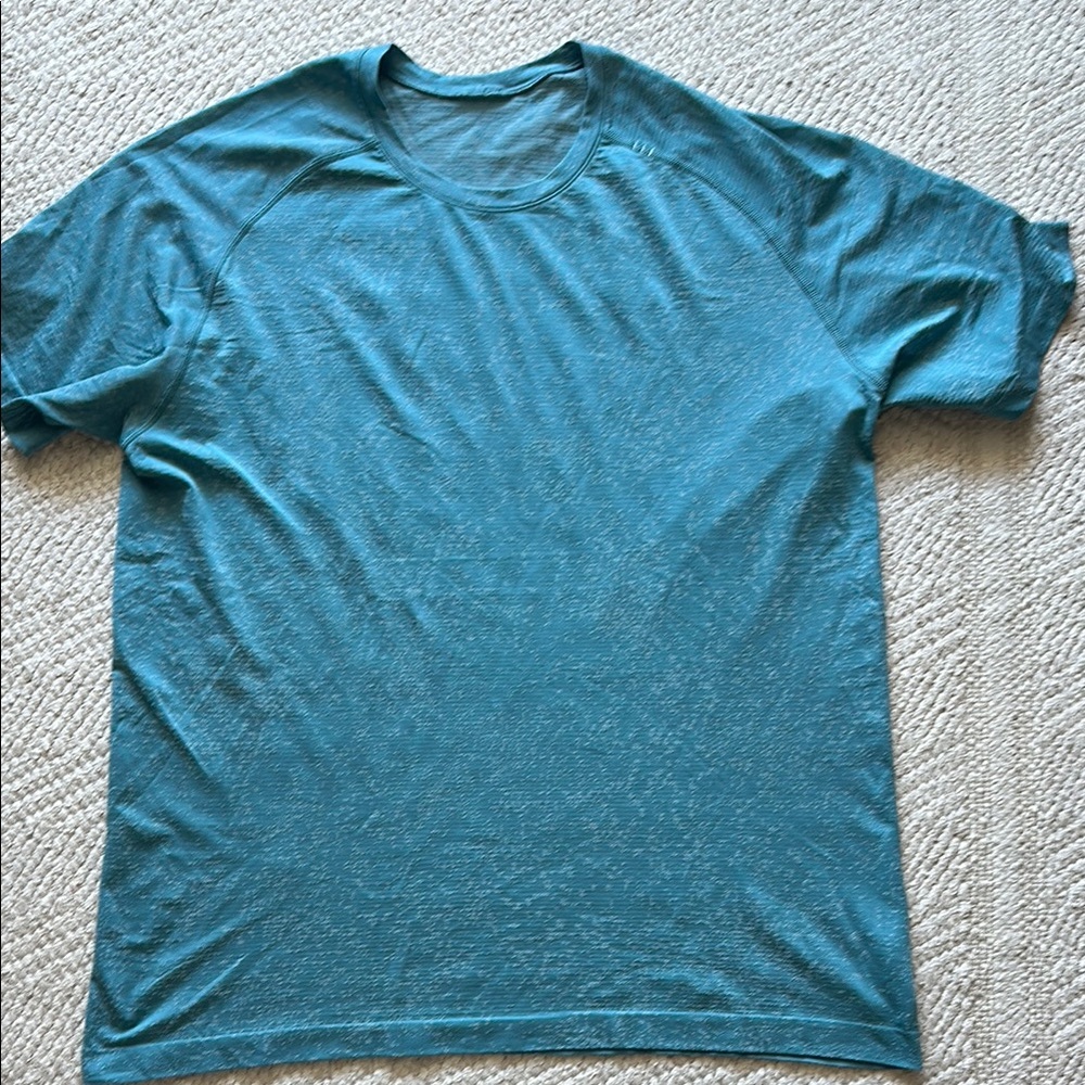 Lululemon XL men’s workout tee